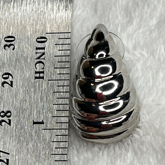 Vintage-Inspired Silver Spiral Hoop Earrings - Picture 3 of 4